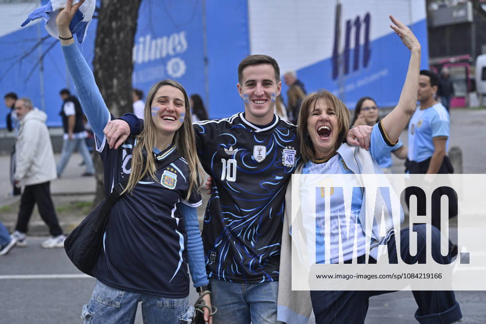 Fans of Argentina outside the stadium before the International Friendly, Länderspiel, Nationalmannschaft match between Argentina and Benin at Estadio Mas Monumental on October 06, 2026 in Buenos Aires, Argentina. Photo by SFSI Argentina national team, Nationalteam v Benin
