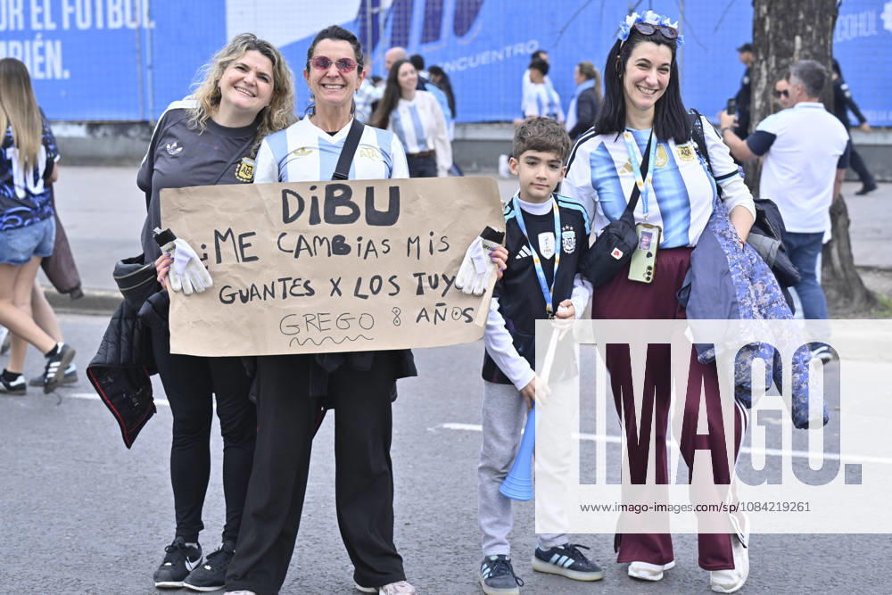 Fans of Argentina outside the stadium before the International Friendly, Länderspiel, Nationalmannschaft match between Argentina and Benin at Estadio Mas Monumental on October 06, 2026 in Buenos Aires, Argentina. Photo by SFSI Argentina national team, Nationalteam v Benin