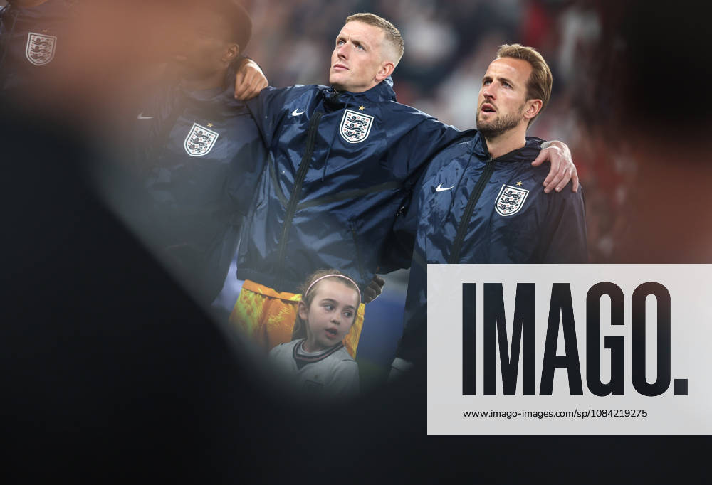 England v Czechia 06 October 2026, London - International Football - UEFA Nations League - England v Czechia - England goalkeeper Jordan Pickford and Harry Kane - Photo: Charlotte Wilson Offside. London UK