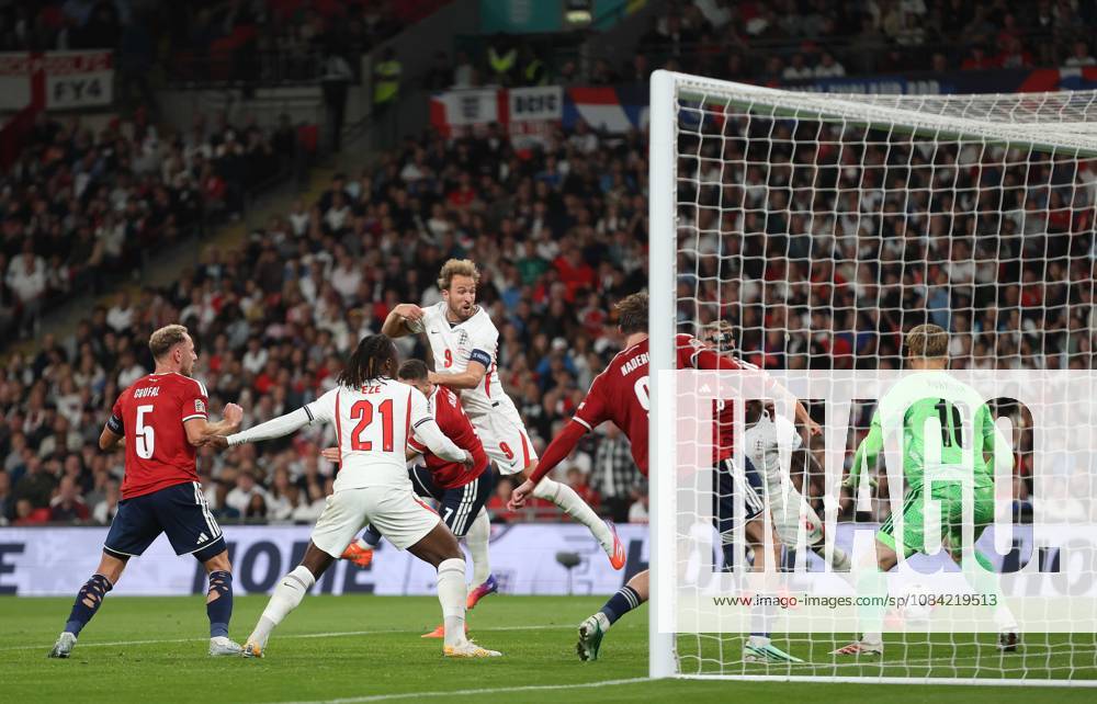 UEFA Nations League - England v Czechia LONDON, ENGLAND, OCTOBER 6: GOAL 3-0, Harry Kane of England national team, Nationalteam scores a goal to put England 3-0 ahead during The UEFA Nations League match in Group A3 between England v Czechia at Wembley Stadium, London, England, on October 6. (Photo by Daniel Weir) London Wembley Stadium England