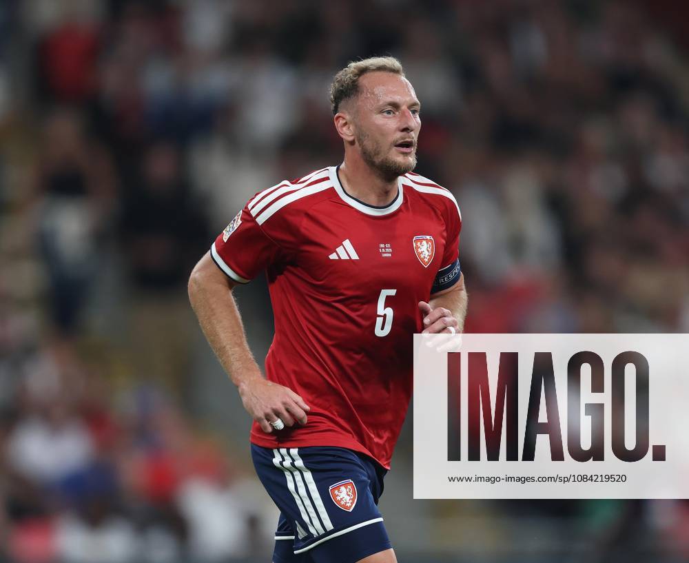 UEFA Nations League - England v Czechia LONDON, ENGLAND, OCTOBER 6: Vladimir Coufal of Czechia national team, Nationalteam during The UEFA Nations League match in Group A3 between England v Czechia at Wembley Stadium, London, England, on October 6. (Photo by Daniel Weir) London Wembley Stadium England