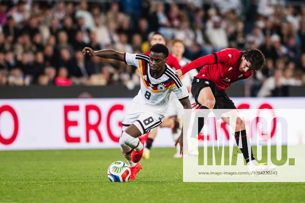 U21, U 21 EM-Qualifikation: Deutschland - Georgien, 06.10.2026 Noel Aseko (Deutschland, 8), geht an Nikoloz Dadiani (Georgien, 10) vorbei; Fußball, EM-Qualifikation U 21, 10. Spieltag: Deutschland vs. Georgien am 06.10.2026, Bielefeld DFB REGULATIONS PROHIBIT ANY USE OF PHOTOGRAPHS AS IMAGE SEQUENCES AND OR QUASI-VIDEO.