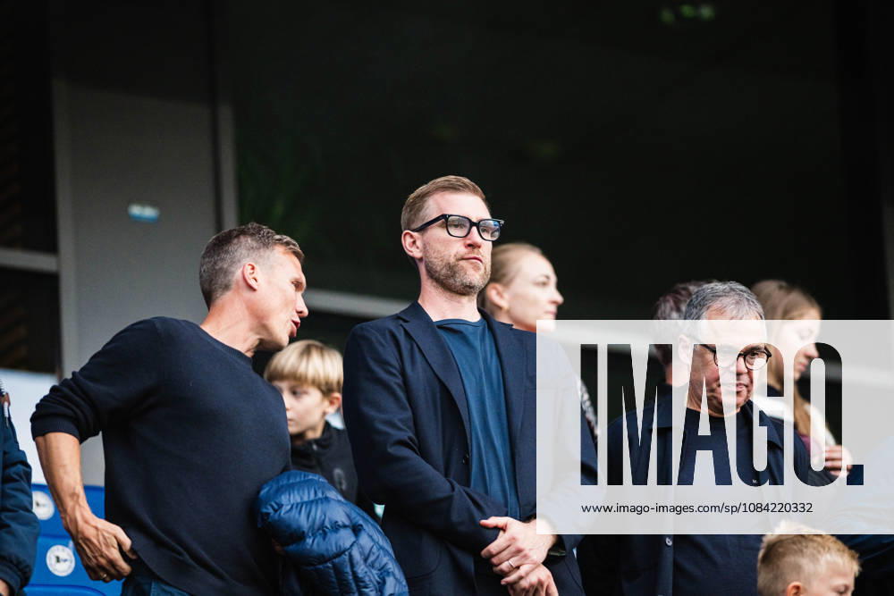 U21, U 21 EM-Qualifikation: Deutschland - Georgien, 06.10.2026 Per Mertesacker (künftiger DFB-Geschäftsführer) neben Hannes Wolf (Trainer U20 Nationalmannschaft) und Andreas Rettig (DFB-Geschäftsführer); Fußball, EM-Qualifikation U 21, 10. Spieltag: Deutschland vs. Georgien am 06.10.2026, Bielefeld DFB REGULATIONS PROHIBIT ANY USE OF PHOTOGRAPHS AS IMAGE SEQUENCES AND OR QUASI-VIDEO.