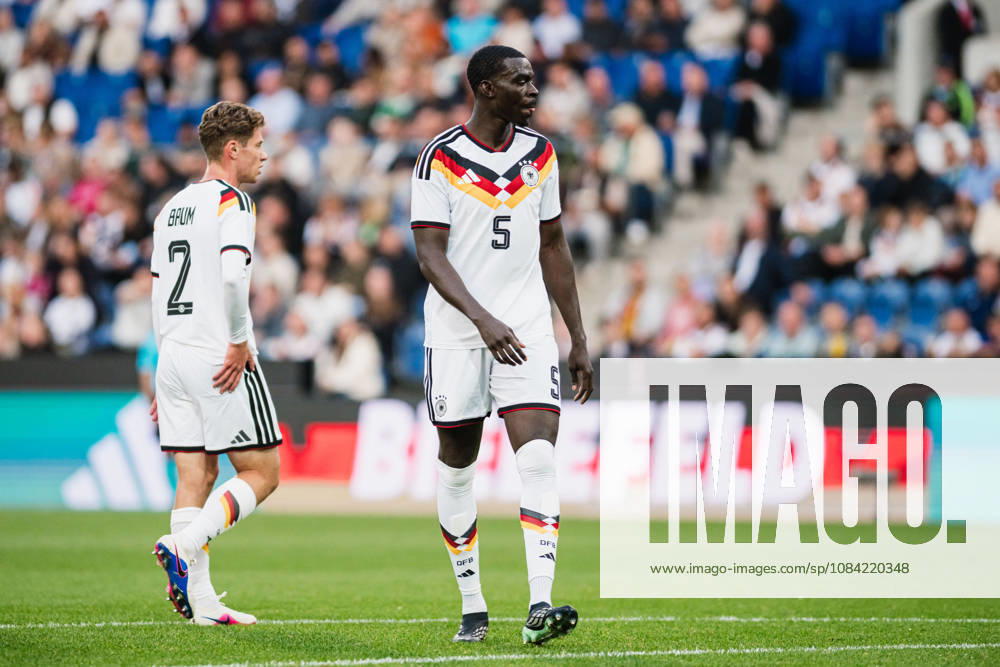 U21, U 21 EM-Qualifikation: Deutschland - Georgien, 06.10.2026 Freisteller, Joshua Quarshie (Deutschland, 5), dahinter Elias Baum (Deutschland, 2); Fußball, EM-Qualifikation U 21, 10. Spieltag: Deutschland vs. Georgien am 06.10.2026, Bielefeld DFB REGULATIONS PROHIBIT ANY USE OF PHOTOGRAPHS AS IMAGE SEQUENCES AND OR QUASI-VIDEO.