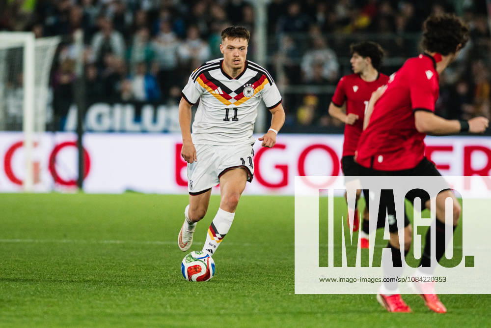 U21, U 21 EM-Qualifikation: Deutschland - Georgien, 06.10.2026 Dženan PejÄinović (Deutschland, 11) am Ball; Fußball, EM-Qualifikation U 21, 10. Spieltag: Deutschland vs. Georgien am 06.10.2026, Bielefeld DFB REGULATIONS PROHIBIT ANY USE OF PHOTOGRAPHS AS IMAGE SEQUENCES AND OR QUASI-VIDEO.