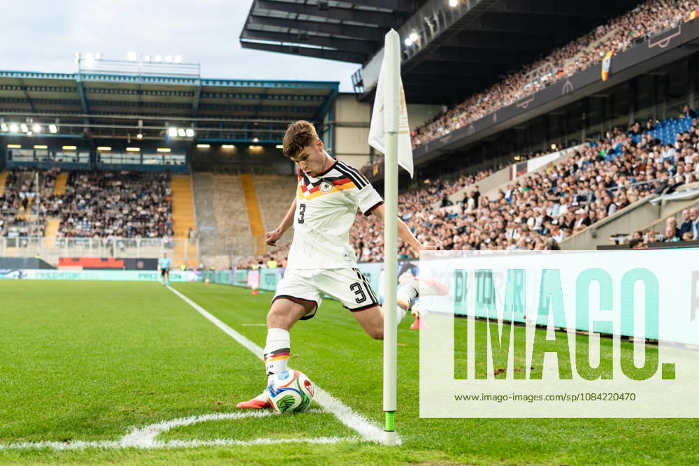 Deutschland: U21, U 21 EM-Qualifikation 2026 2027, Deutschland U21 vs. Georgien U21, Nationalmannschaft, DFB Länderspiel Dienstag 27.03.2026, Schüco Arena, Bielefeld Lukas Ullrich Ecke