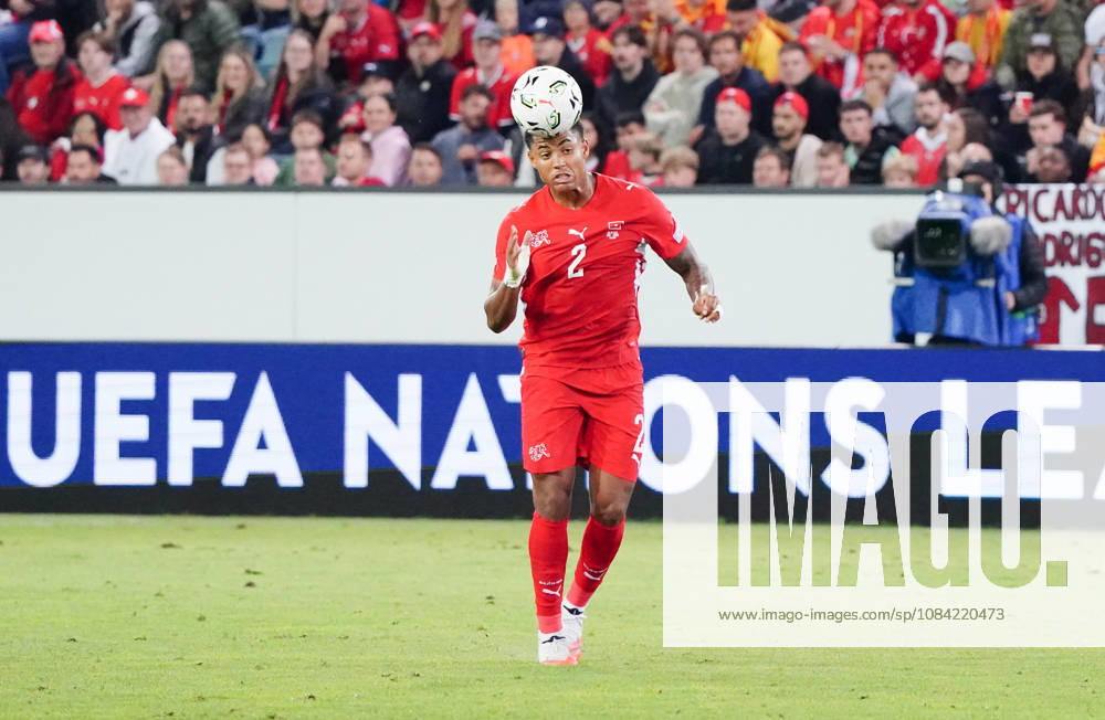 Luzern Schweiz. Thermoplan Arena Fussball Herren Saison 2026-2027 Nations League Schweiz - Nordmazedonien 3-0 .Bild. Sascha Britschgi SUI Aktion Zweikampf