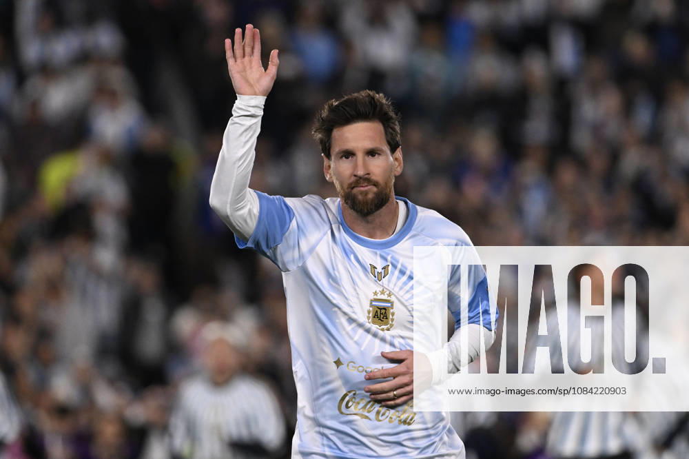 Lionel Messi of Argentina waves to fans during the International Friendly, Länderspiel, Nationalmannschaft match between Argentina and Benin at Estadio Mas Monumental on October 06, 2026 in Buenos Aires, Argentina. Photo by SFSI Argentina national team, Nationalteam v Benin