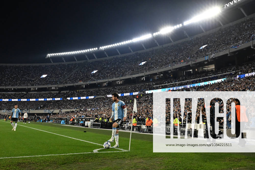 Lionel Messi farewell match BUENOS AIRES, ARGENTINA - OCTOBER 6: Lionel Messi of Argentina controls the ball during his farewell match with the national team, Nationalteam at the International Friendly, Länderspiel, Nationalmannschaft match between Argentina Vs Benin at Monumental Stadium on October 6, 2026 in Buenos Aires, Argentina. Buenos Aires Estadio Monumental Antonio Liberti Buenos Aires Argentina