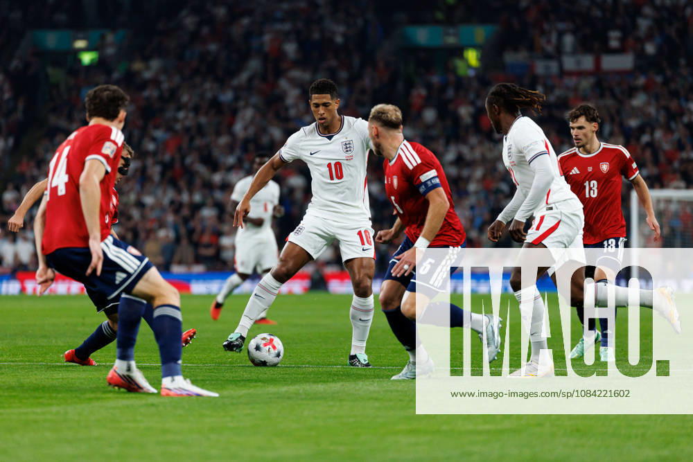 England v Czechia UEFA Nations League, Tuesday 6th October 2026: Jude Bellingham of England on the ball during the UEFA Nations League Group C Fixture between England and Czechia at Wembley Stadium, Wembley in London, England. (Photo by Alex Ferrelly Sports Press Photo)