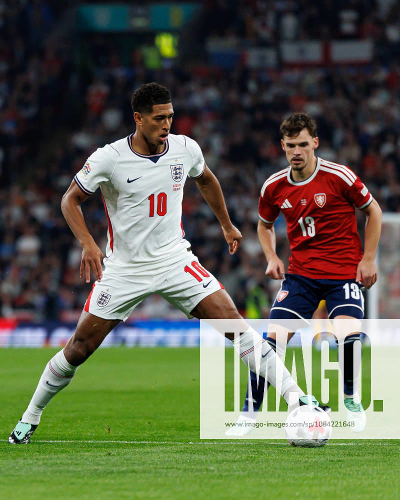 England v Czechia UEFA Nations League, Tuesday 6th October 2026: Jude Bellingham of England on the ball during the UEFA Nations League Group C Fixture between England and Czechia at Wembley Stadium, Wembley in London, England. (Photo by Alex Ferrelly Sports Press Photo)