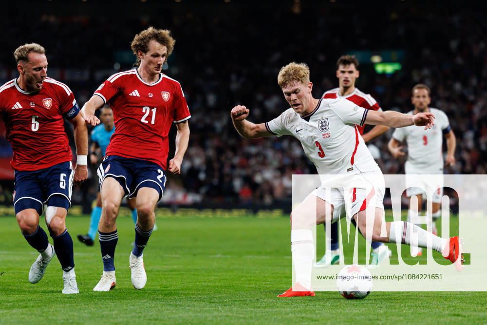 England v Czechia UEFA Nations League, Tuesday 6th October 2026: Lewis Hall of England crosses the ball during the UEFA Nations League Group C Fixture between England and Czechia at Wembley Stadium, Wembley in London, England. (Photo by Alex Ferrelly Sports Press Photo)