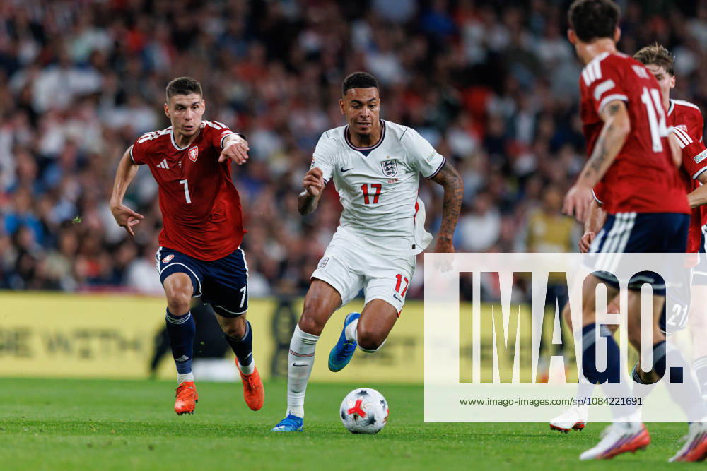 England v Czechia UEFA Nations League, Tuesday 6th October 2026: Morgan Rogers of England on the ball during the UEFA Nations League Group C Fixture between England and Czechia at Wembley Stadium, Wembley in London, England. (Photo by Alex Ferrelly Sports Press Photo)