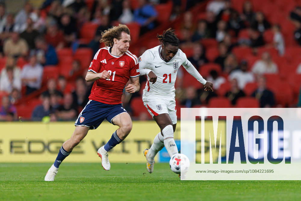 England v Czechia UEFA Nations League, Tuesday 6th October 2026: Eberechi Eze of England on the ball during the UEFA Nations League Group C Fixture between England and Czechia at Wembley Stadium, Wembley in London, England. (Photo by Alex Ferrelly Sports Press Photo)