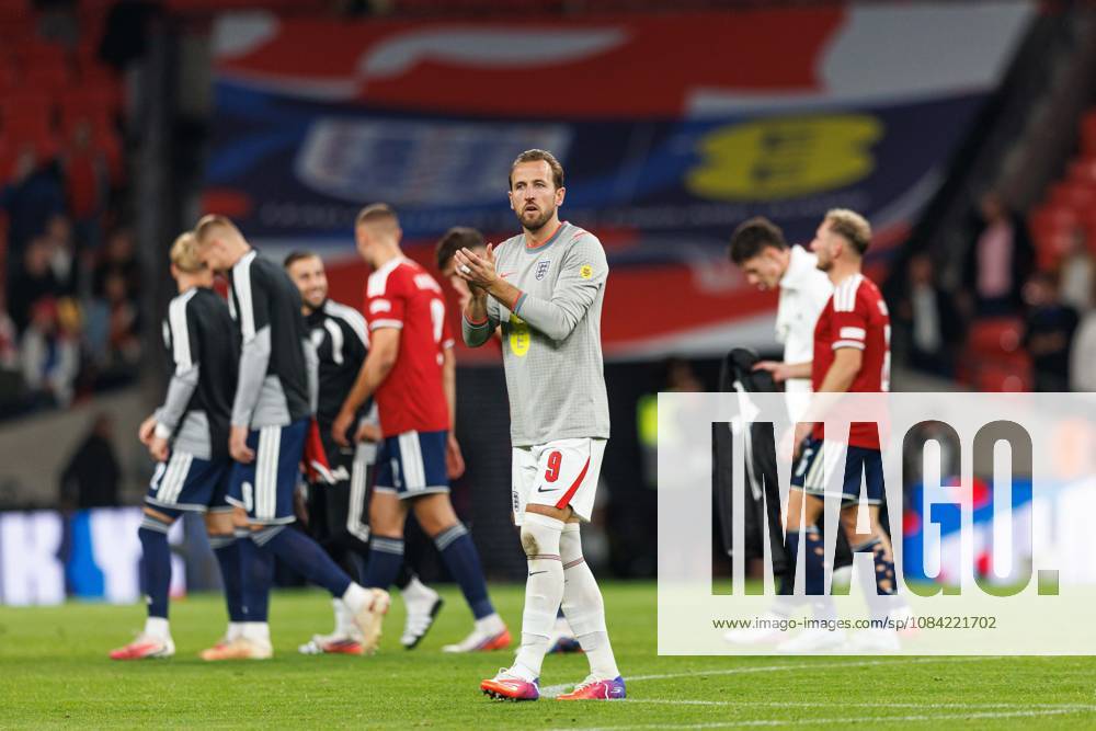 England v Czechia UEFA Nations League, Tuesday 6th October 2026: Harry Kane of England thanks fans during the UEFA Nations League Group C Fixture between England and Czechia at Wembley Stadium, Wembley in London, England. (Photo by Alex Ferrelly Sports Press Photo)