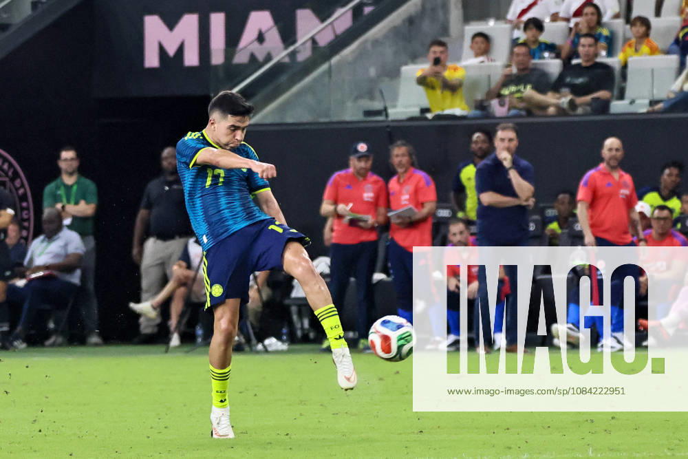 MIAMI, FL - OCTOBER 06: Samuel Velasquez 17 of Colombia shoots on goal during an International Friendly, Länderspiel, Nationalmannschaft soccer match between Colombia and Peru at NU Stadium on October 06, 2026 in Miami, Florida.(Photo by Chris Arjoon Icon Sportswire) SOCCER: OCT 06 Colombia vs Peru Icon2610060000006