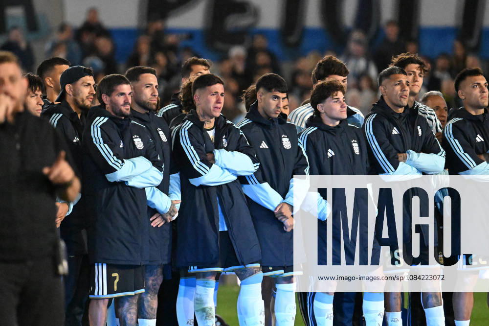 Lionel Messi farewell match BUENOS AIRES, ARGENTINA - OCTOBER 6: teammates at Lionel Messi of Argentina cry during his farewell speech after match with the national team, Nationalteam at the International Friendly, Länderspiel, Nationalmannschaft match between Argentina Vs Benin at Monumental Stadium on October 6, 2026 in Buenos Aires, Argentina. Buenos Aires Estadio Monumental Antonio Liberti Buenos Aires Argentina
