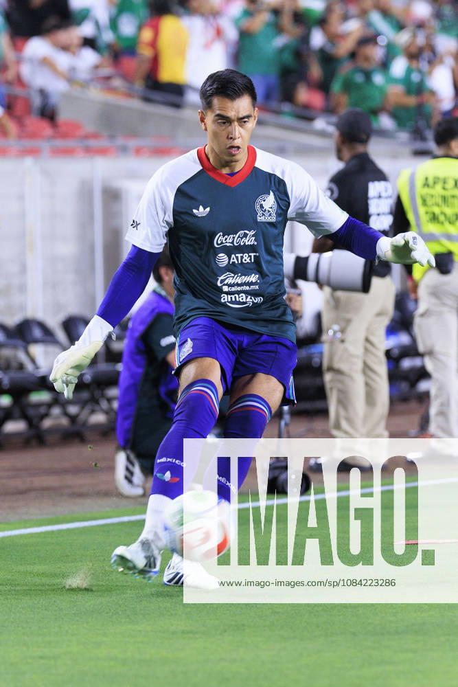 Goalkeeper, Raul Rangel 1 of Mexico during warm ups prior to their International Friendly, Länderspiel, Nationalmannschaft match against Chile at the Los Angeles Memorial Coliseum on Tuesday October 6, 2026 in Los Angeles, California. ARIANA RUIZ PI Los Angeles USA - ZUMAp124 20261006_zaa_p124_068