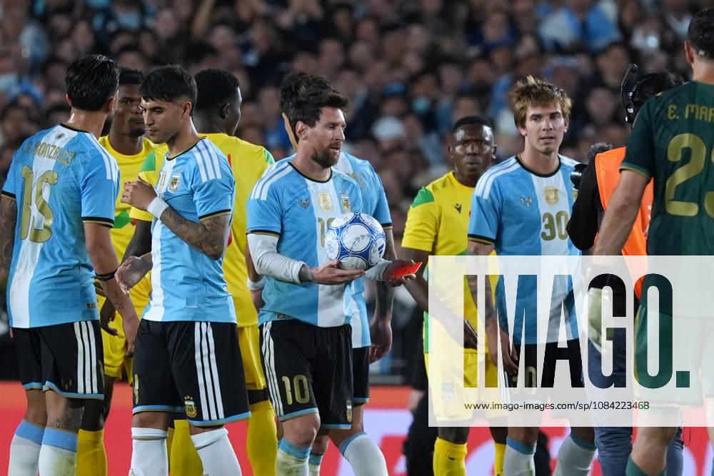 Messi bade farewell to Argentina in the friendly match against Benin BUENOS AIRES, ARGENTINA - OCTOBER 6: Argentine football legend and national team, Nationalteam captain Lionel Messi (10) celebrates with teammates at the end of the his farewell match in front of over 80,000 spectators at the Monumental Stadium, in Buenos Aires, Argentina on October 6, 2026. Argentine football star Lionel Messi played his final international match, Länderspiel, Nationalmannschaft in the friendly game between Argentina and Benin. The 39-year-old walk onto the stadium pitch for the final time in the sky-blue and white jersey, entering his farewell as Argentina s record appearance-maker and leading scorer with 207 caps and 125 goals. Luciano Gonzalez Anadolu Buenos Aires Argentina. Editorial use only. Please get in touch for any other usage.