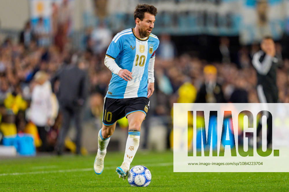 Benin v Argentina BUENOS AIRES, ARGENTINA - OCTOBER 6: Lionel Messi 10 of Argentina dribbles the ball during a game between Benin and Argentina at Estadio Monumental on October 6, 2026 in Buenos Aires, Argentina Buenos Aires Estadio Monumental Argentina