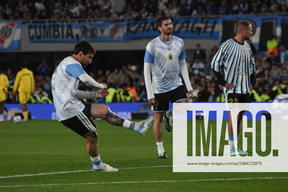 Messi juega su último partido con la selección Argentina en Buenos Aires El futbolista Lionel Messi durante el calentamiento antes del partido entre las selecciones de Argentina y Benín, a 6 de octubre de 2026, en Buenos Aires (Argentina). El partido será la última ocasión en la que Leo Messi vestirá la albiceleste tras anunciar su retiro del fútbol de selecciones. 06 OCTUBRE 2026;MESSI;ÚLTIMO PARTIDO;ARGENTINA;RETIRADA;ASTRO;FUTBOLISTA;ARGENTINO;FÚTBOL;MEJOR JUGADOR; Sebastiá Buenos Aires (Argentina) Buenos Aires (Argentina) Espana