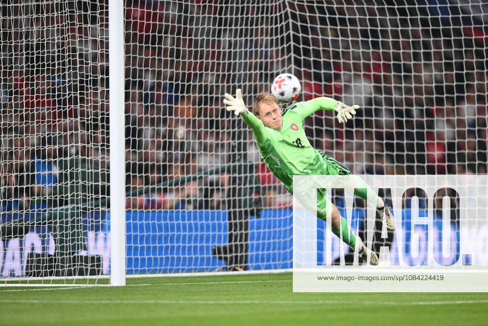 England v Czechia - UEFA Nations League 2026 27 Group A3 MD4 Lukas Hornicek, goalkeeper for Czechia, makes a save during the UEFA Nations League League A, Group 3 match between England and Czechia at Wembley Stadium in London, on October 6, 2026. London Greater London United Kingdom