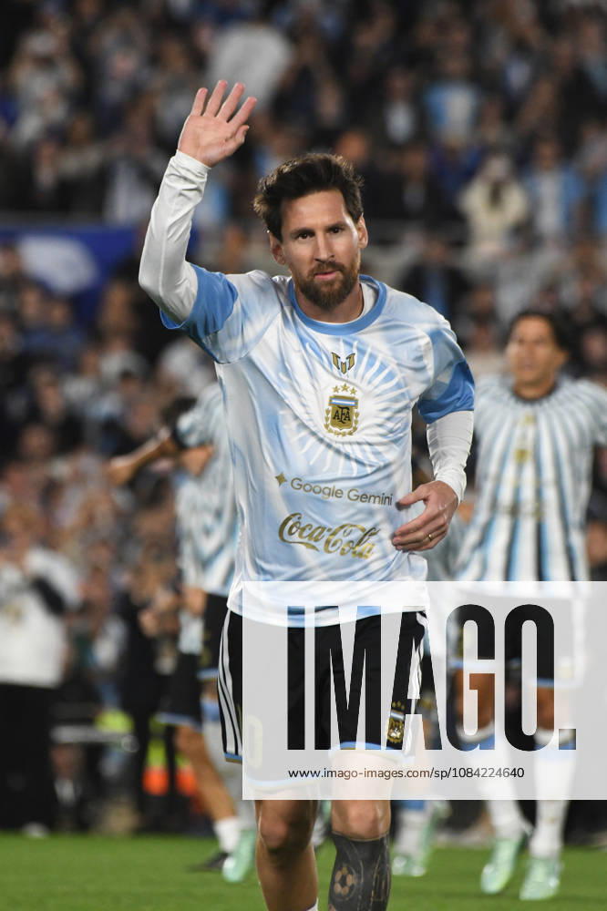 Argentina v Benin - International Friendly, Länderspiel, Nationalmannschaft Lionel Messi of Argentina warms up before the match between Argentina and Benin at Estadio Monumental in Buenos Aires, Argentina, on October 6, 2026. Buenos Aires Buenos Aires Argentina