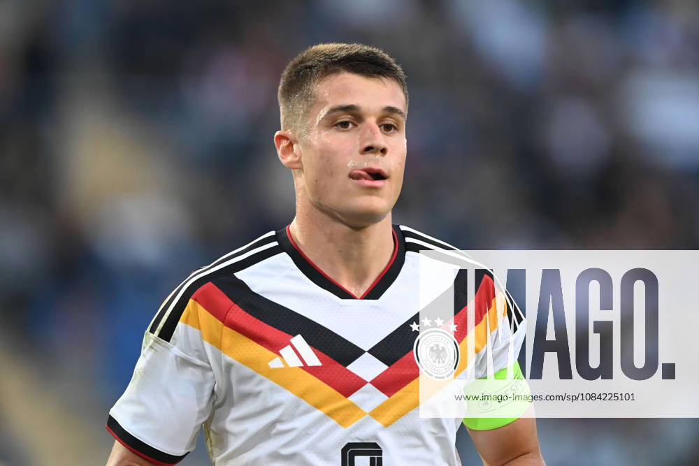 Nicolo TRESOLDI (GER) halbe Figur, Halbfigur, halber Koerper, Einzelbild, angeschnittenes Einzelmotiv, Fussball Laenderspiel, U21, U 21 EM-Qualifikation, Deutschland - Georgien 2-0 am 06.10.2026, Schueco-Arena Bielefeld, Â