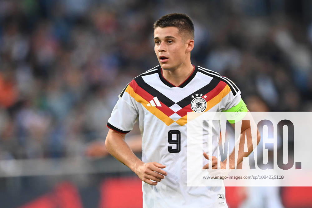 Nicolo TRESOLDI (GER) halbe Figur, Halbfigur, halber Koerper, Einzelbild, angeschnittenes Einzelmotiv, Fussball Laenderspiel, U21, U 21 EM-Qualifikation, Deutschland - Georgien 2-0 am 06.10.2026, Schueco-Arena Bielefeld, Â