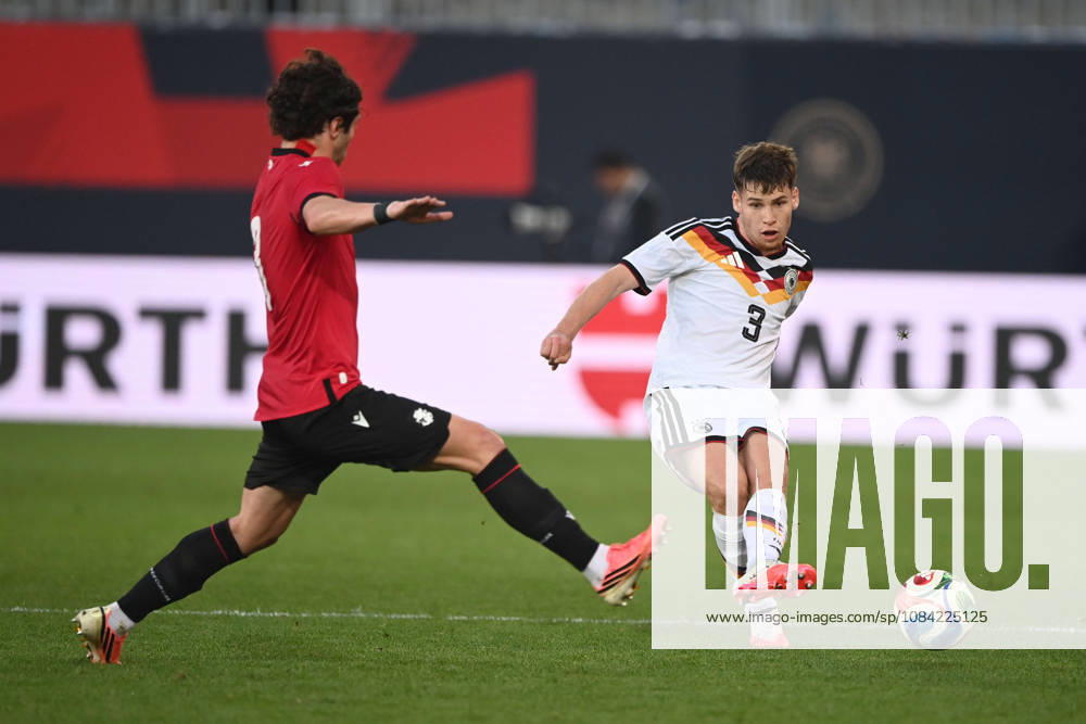 Lukas ULLRICH (GER) gegen Dato BUKIA (GEO) Aktion, Zweikampf, Fussball Laenderspiel, U21, U 21 EM-Qualifikation, Deutschland - Georgien 2-0 am 06.10.2026, Schueco-Arena Bielefeld, Â