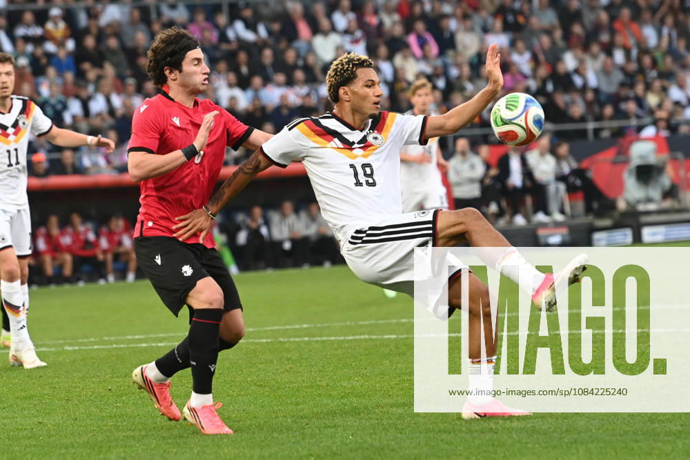 Paris BRUNNER (GER) Aktion, Zweikampf, Fussball Laenderspiel, U21, U 21 EM-Qualifikation, Deutschland - Georgien am 06.10.2026, Schueco-Arena Bielefeld, Â