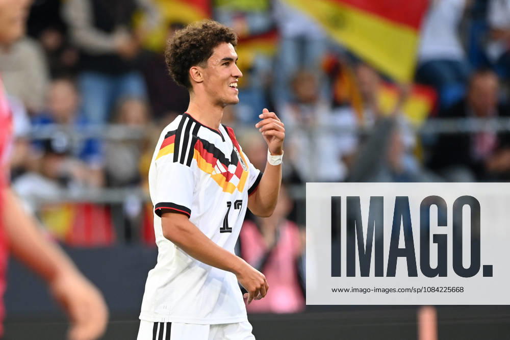 Noah DARVICH (GER) jubelt nach seinem Tor zum 1-0, Jubel, jubeln, Freude, cheers, Das Tor wird spaeter Dzenan PEJCINOVIC (GER) zugeschrieben, Fussball Laenderspiel, U21, U 21 EM-Qualifikation, Deutschland - Georgien 2-0 am 06.10.2026, Schueco-Arena Bielefeld, Â