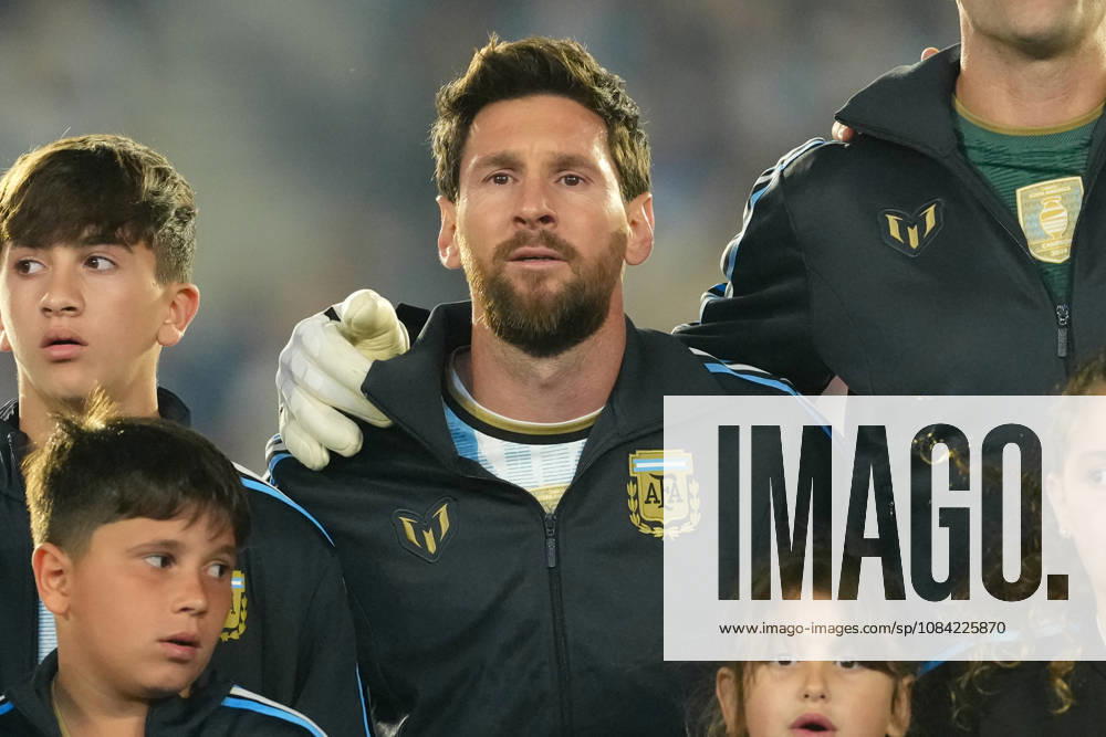 BUENOS AIRES, ARGENTINA 6 OCTOBER: Lionel Messi, an Argentina player, breaks down in tears whilst the Argentine national anthem is being sung, embraced by Emiliano Martinez and Gabriel Cuti Romero during a friendly match between Argentina and Benin at the Estadio Monumental Antonio V. Liberti on 6 October 2026 in Buenos Aires, Argentina.