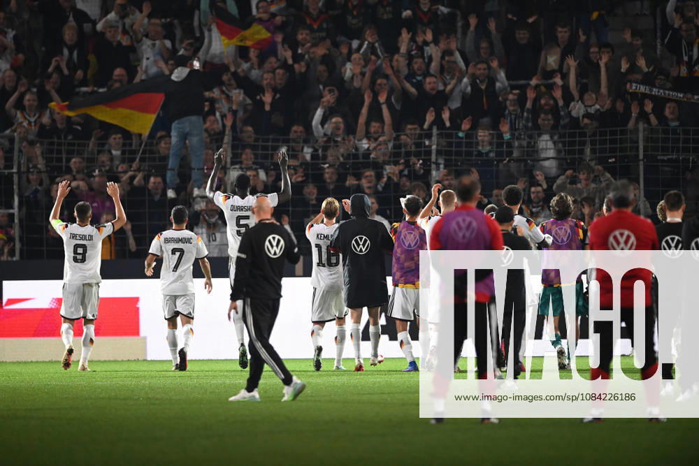 Schlussjubel, Jubel, jubeln, Freude, cheers, Deutschland, Fussball Laenderspiel, U21, U 21 EM-Qualifikation, Deutschland - Georgien 2-0 am 06.10.2026, Schueco-Arena Bielefeld, Â