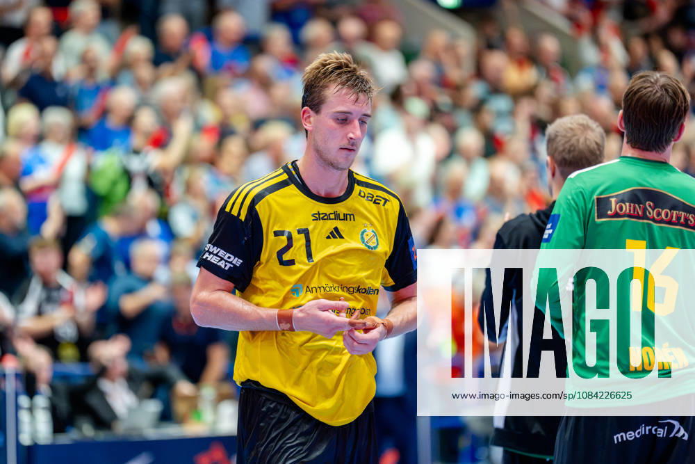 Solingen, 06.10.2026, Handball, Herren, EHF, European League, Gruppenphase, 2. Spieltag, 2026 2027, Bergischer HC - IK Sävehof Ein enttäuschter David Sandberg (IK Sävehof, 21) nach der Niederlage in Solingen Solingen Klingenhalle NRW Germany