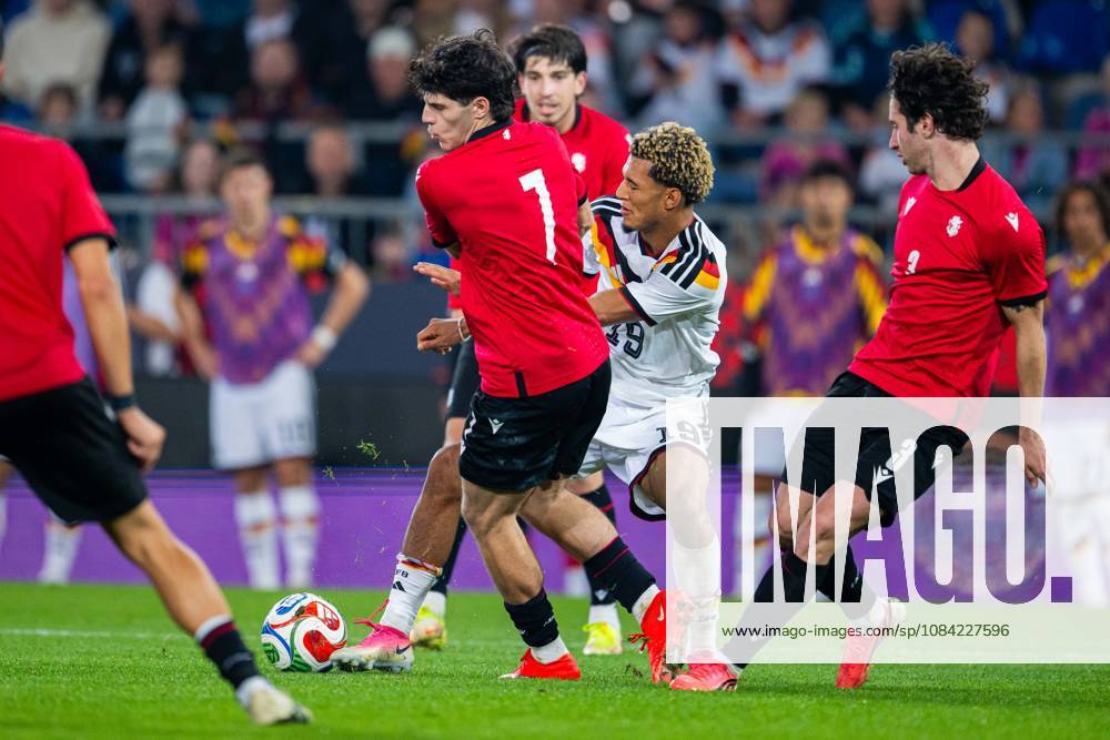 Fußball, 2026 2027, U21, U 21 EM-Qualifikation, Deutschland - Georgien: (L-M) Vakhtang Salia (Georgien), Paris Brunner (Deutschland)