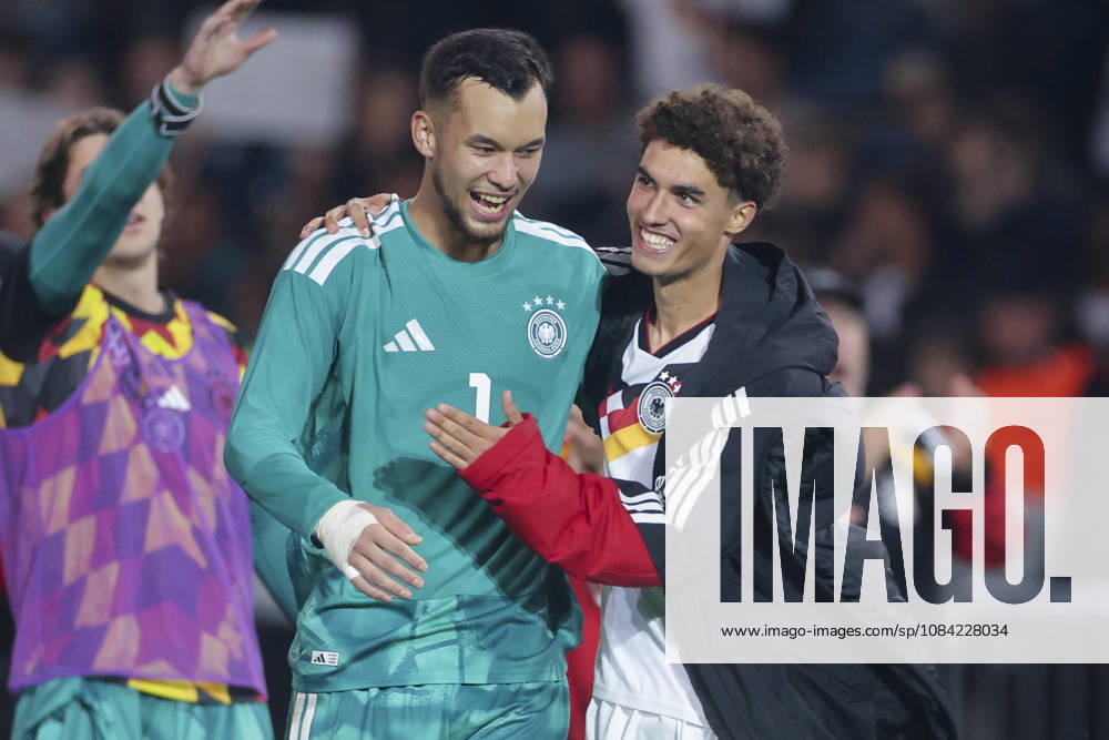 Torhueter Mio Backhaus (Germany) und Noah Darvich (Germany) cheer during the UEFA Under21 EURO Qualifier, EM, Europameisterschaft between Germany U21, U 21 and Georgia U21 at Almstadion on October 6, 2026 in Bielefeld, Germany. (Photo by Marco Steinbrenner DeFodi Images) -