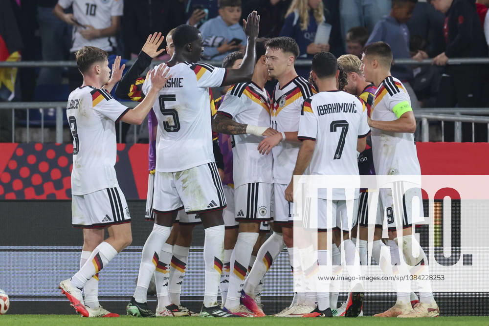 Dzenan Pejcinovic (Germany) celebrates his goal with teammates during the UEFA Under21 EURO Qualifier, EM, Europameisterschaft between Germany U21, U 21 and Georgia U21 at Almstadion on October 6, 2026 in Bielefeld, Germany. (Photo by Marco Steinbrenner DeFodi Images) -
