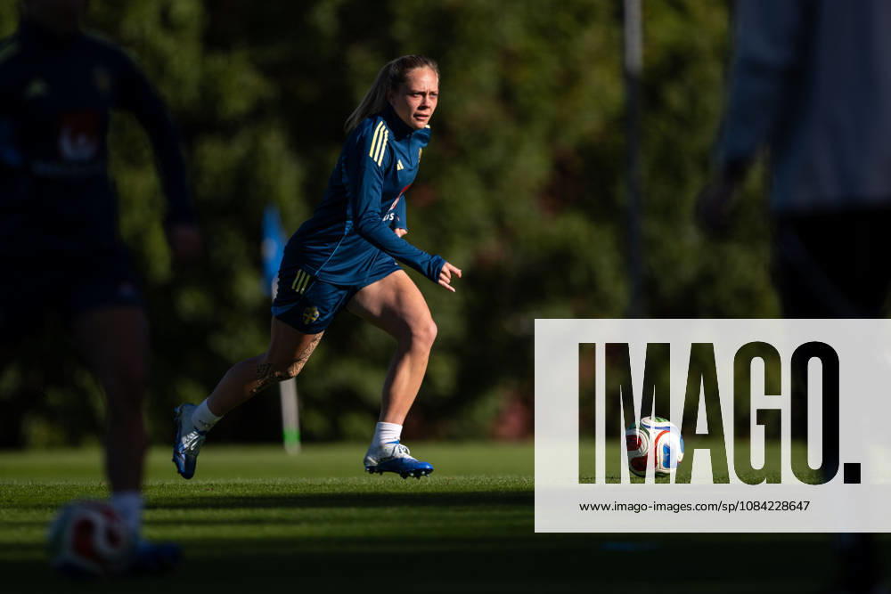 Alice Bergström of the Swedish women s national football team during a training session on October 7, 2026 in Stockholm. Photo: Emma Wallskog BILDBYRAN kod EW EW0716 fotboll football soccer fotball vm-kval kval fifa womens world cup qualifier qualifier träning practice training sverige sweden dam bbeng