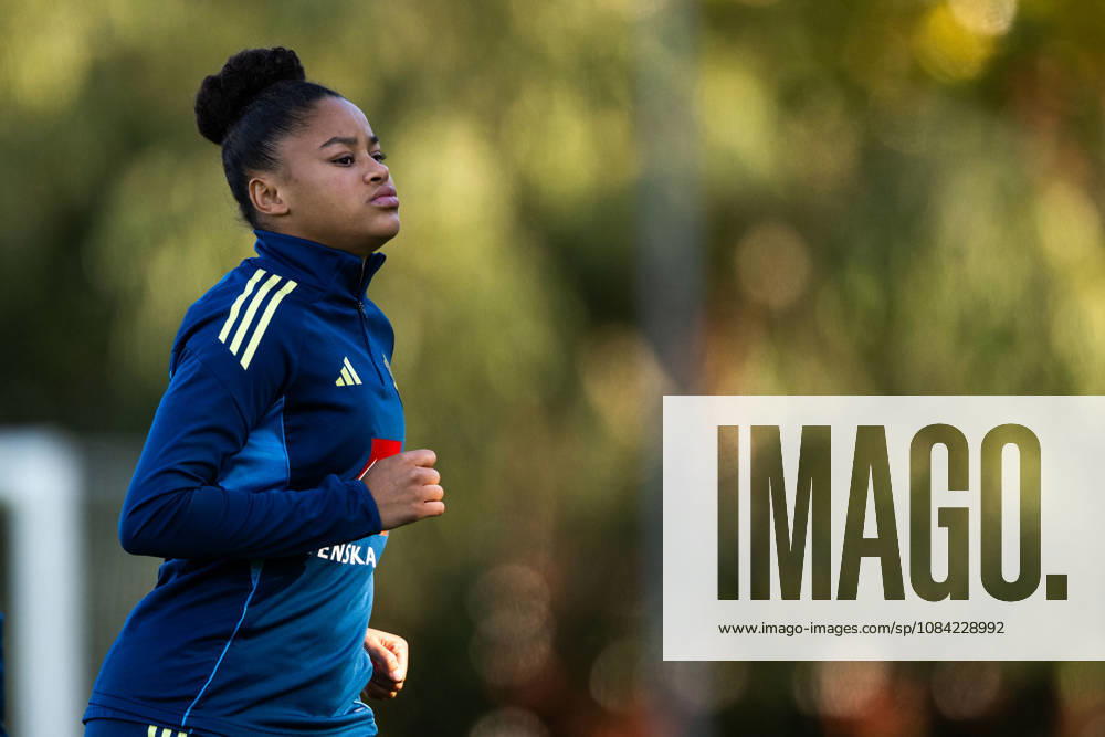 Felicia Schröder of the Swedish women s national football team during a training session on October 7, 2026 in Stockholm. Photo: Emma Wallskog BILDBYRAN kod EW EW0716 fotboll football soccer fotball vm-kval kval fifa womens world cup qualifier qualifier träning practice training sverige sweden dam bbeng