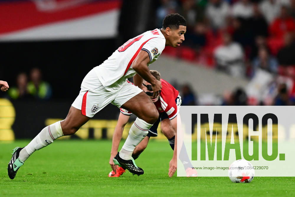 England v Czechia, UEFA Nations League England midfielder Jude Bellingham (10) sprints forward with the ball during the UEFA Nations League match between England and Czechia at Wembley Stadium, London, UK on 6 October 2026. London Wembley Stadium Greater London UK Editorial use only ,