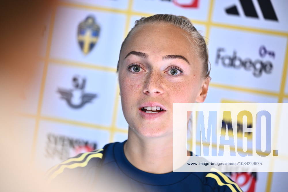 STOCKHOLM, SWEDEN 20261007 Amanda Nildà n at a press conference, PK, Pressekonferenz after the women s national team, Nationalteam s training on Bosön ahead of the playoff for the 2027 World Cup. STOCKHOLM SWEDEN