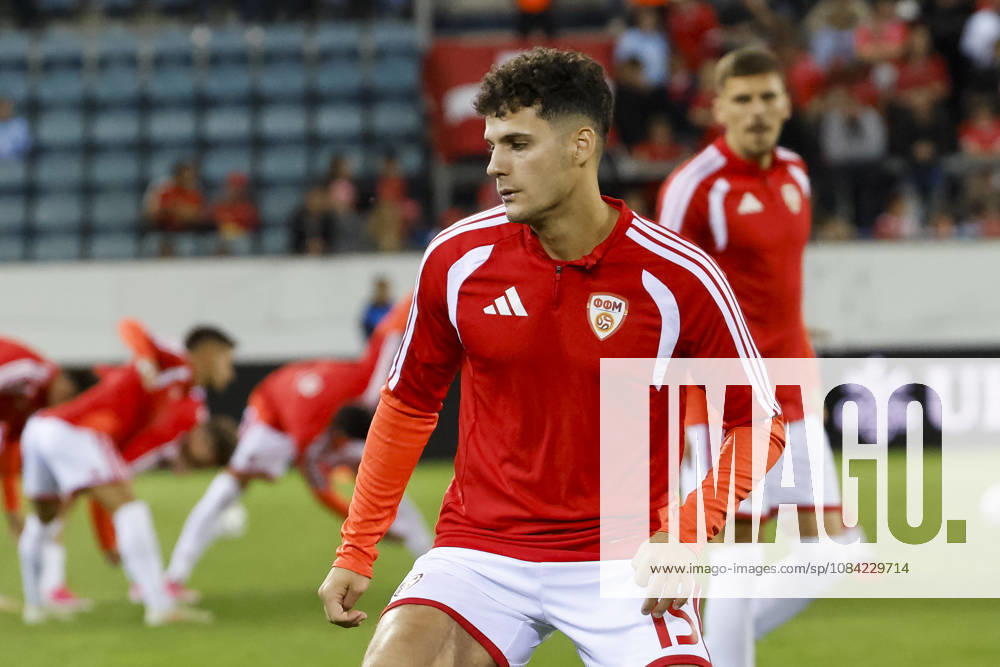Agon Elezi (Nordmazedonien, 15) beim Aufwärmen vor Spielbeginn , Schweiz, UEFA , Nations League, Matchday 4, Schweiz vs. Nordmazedonien, 06.10.2026, Luzern Swissporarena Schweiz