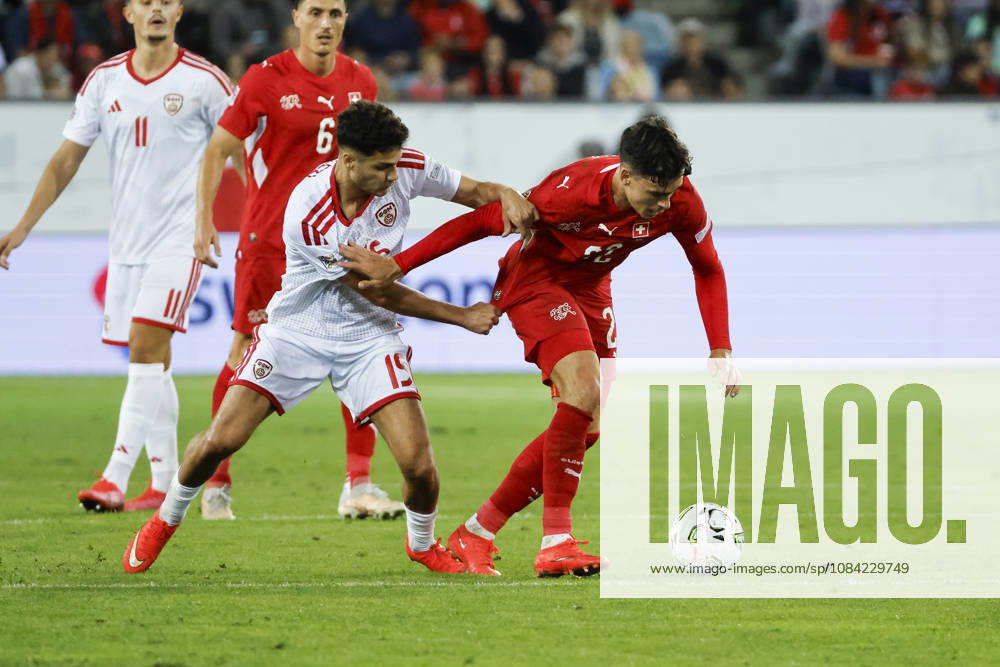 Agon Elezi (Nordmazedonien, 15) und Fabian Rieder (Schweiz, 22) im Zweikampf , Schweiz, UEFA , Nations League, Matchday 4, Schweiz vs. Nordmazedonien, 06.10.2026, Luzern Swissporarena Schweiz