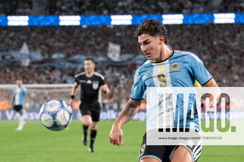 Julian Alvarez of Argentina watches during the International Friendly, Länderspiel, Nationalmannschaft football match between Argentina and Benin at the Estadio Monumental Antonio V. Liberti on October 6, 2026, in Buenos Aires, Argentina. Richard Callis Fotoarena (Richard Callis SPP)