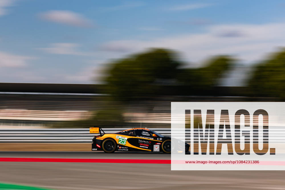 AUTO - ELMS - 4 HOURS OF PORTIMAO 2026 23 BIRCH Michael (gbr), PATTERSON Garnet (aus), BOYD Wayne (gbr), United Autosports, McLaren 720S LMGT3 Evo, LMGT3, action during the 4 Hours of Portimao 2026, 6th round of the 2026 European Le Mans Series on the Autodromo Internacional do Algarve from October 8 to 10, 2026 in Portimao, Portugal -