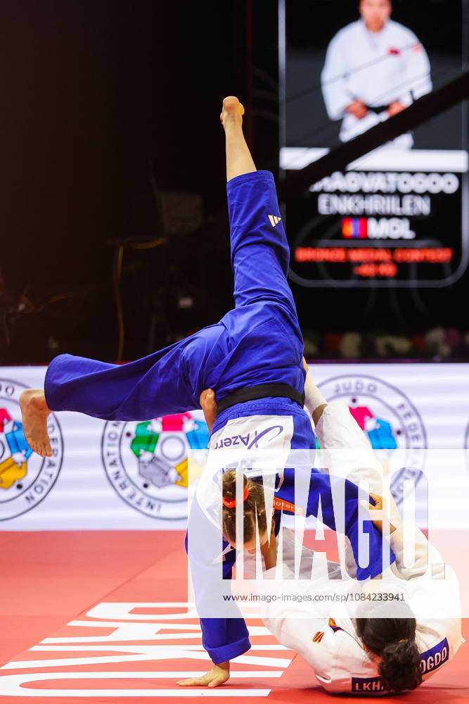 AZERBAIJAN, BAKU - OCTOBER 7, 2026: Joanne van Lieshout (top) of the Netherlands and Lkhagvatogoogiin Enkhriilen of Mongolia compete in their -63 kg bout as part of the 2026 World Judo Championships at the National Gymnastics Arena. Mikhail Sinitsyn TASS 98914000