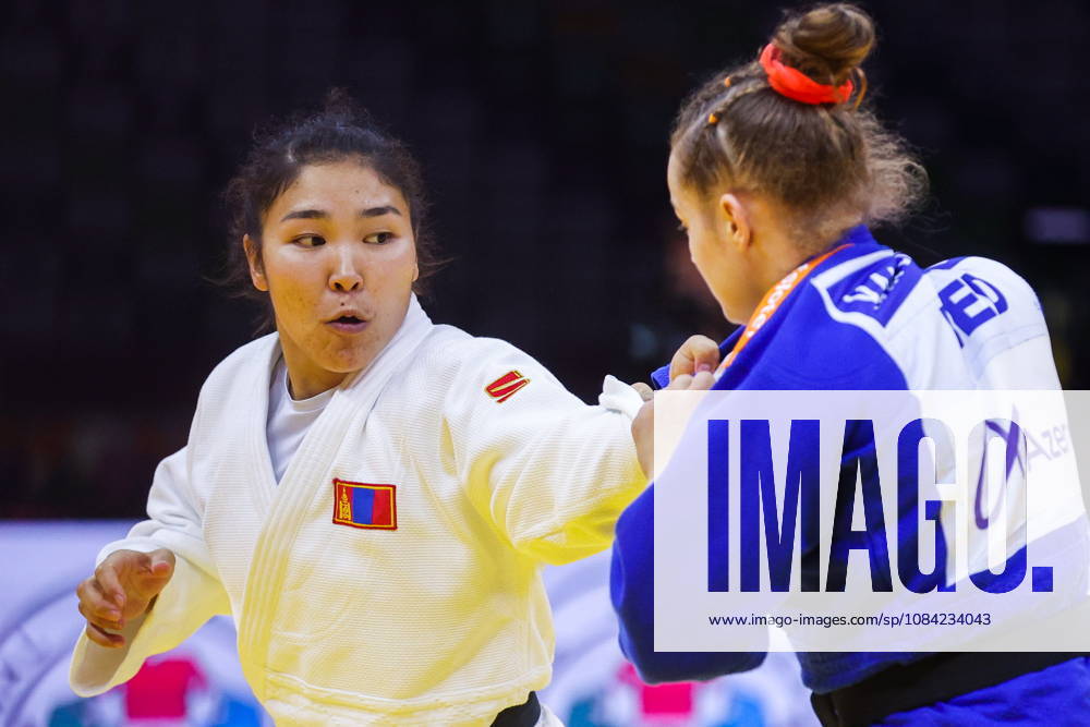 AZERBAIJAN, BAKU - OCTOBER 7, 2026: Lkhagvatogoogiin Enkhriilen (L) of Mongolia and Joanne van Lieshout of the Netherlands compete in their -63 kg bout as part of the 2026 World Judo Championships at the National Gymnastics Arena 2026 World Judo Championships In Baku - ZUMAt113 20261007_zaa_t113_425