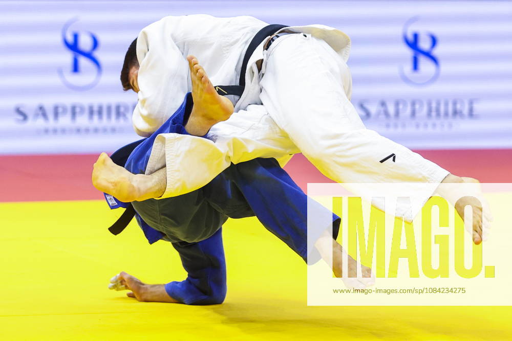 AZERBAIJAN, BAKU - OCTOBER 7, 2026: Omar Radzhabli (top) of Azerbaijan and Abylaikhan Zhubanazar of Kazakhstan compete in their -81 kg bout as part of the 2026 World Judo Championships at the National Gymnastics Arena 2026 World Judo Championships In Baku - ZUMAt113 20261007_zaa_t113_443
