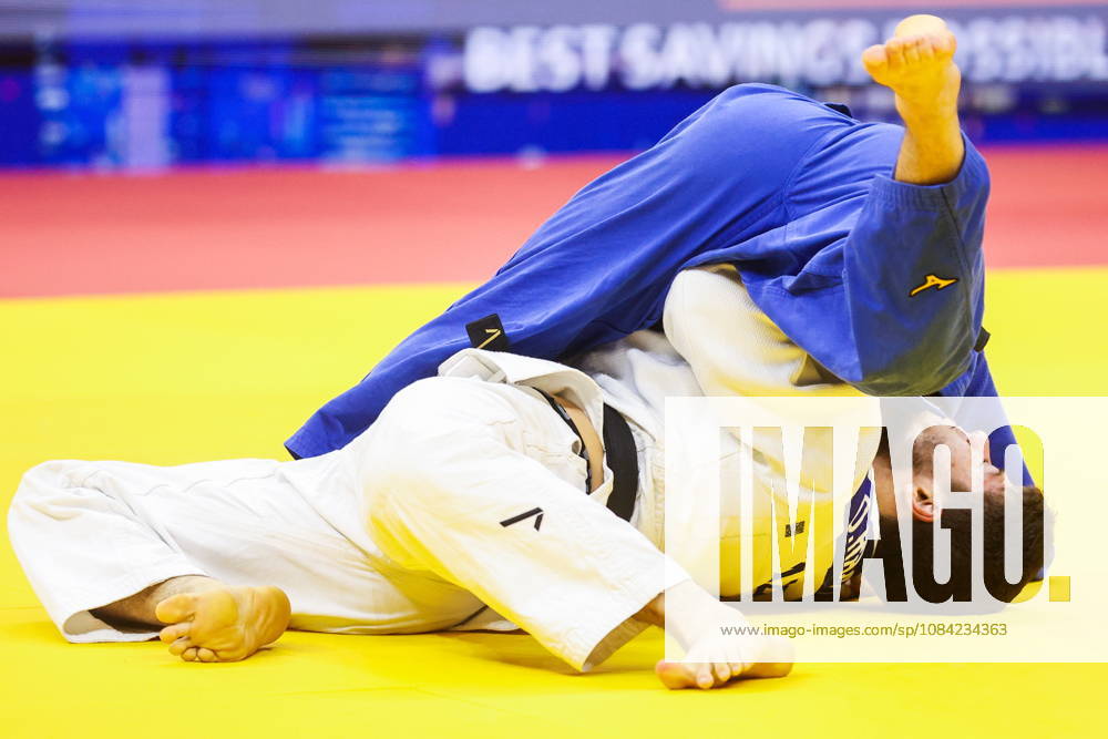 AZERBAIJAN, BAKU - OCTOBER 7, 2026: Abylaikhan Zhubanazar (top) of Kazakhstan and Omar Radzhabli of Azerbaijan compete in their -81 kg bout as part of the 2026 World Judo Championships at the National Gymnastics Arena 2026 World Judo Championships In Baku - ZUMAt113 20261007_zaa_t113_453